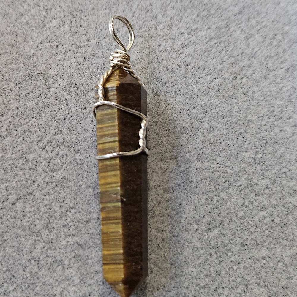 Silver Wrapped Brown Pendant Necklace